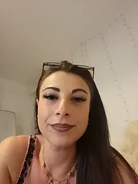 Moonlight-Temptation online show from November 2025 01:05:01 PM