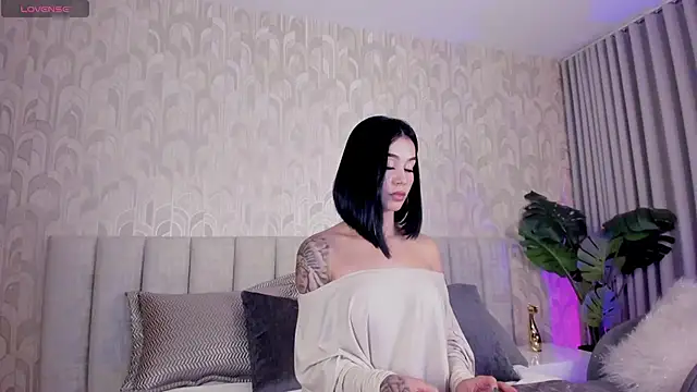 candyred88  online show from May 2026 03:47:01 AM