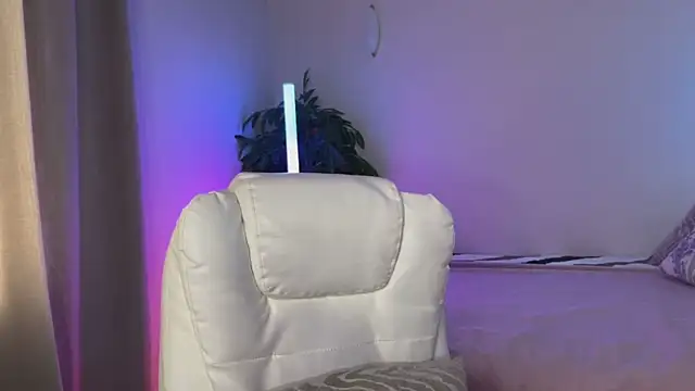  Vikky Moon  online show from May 2026 12:58:01 AM