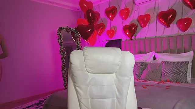 Snapshot of _Vikky_Moon_ chatting on February 2026 12:43:01 AM Vikky Moon online show from February 2026 12:43:01 AM