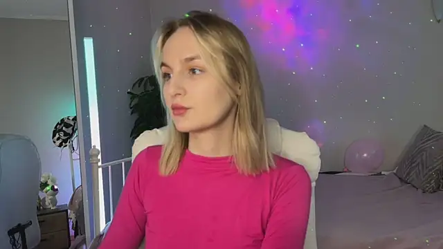  Vikky Moon  online show from May 2026 01:00:02 AM