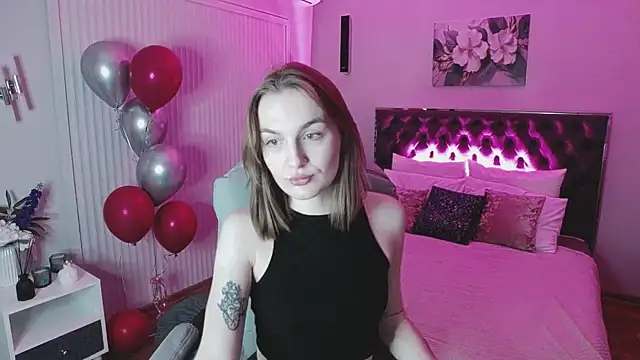 Snapshot of _Vikky_Moon_ chatting on March 2025 01:28:01 AM Vikky Moon online show from March 2025 01:28:01 AM
