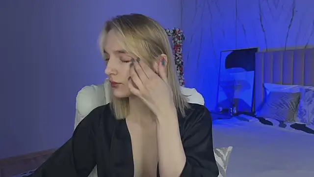  Vikky Moon  online show from April 2026 12:55:02 AM