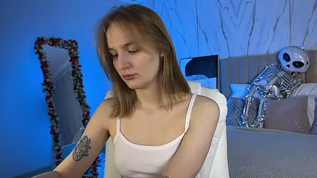  Vikky Moon  online show from November 2025 12:58:02 AM