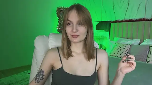 Snapshot of _Vikky_Moon_ chatting on January 2026 01:11:01 AM Vikky Moon online show from January 2026 01:11:01 AM