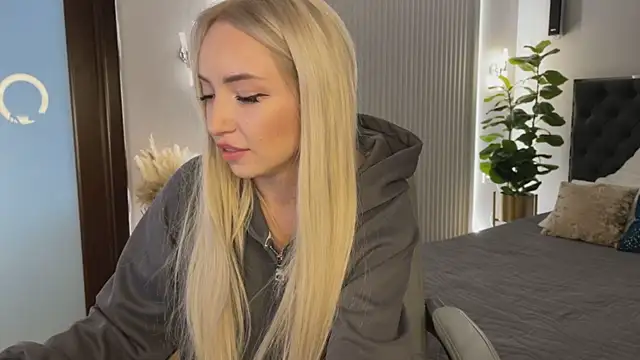 OhMyEmma online show from March 2026 01:18:02 AM