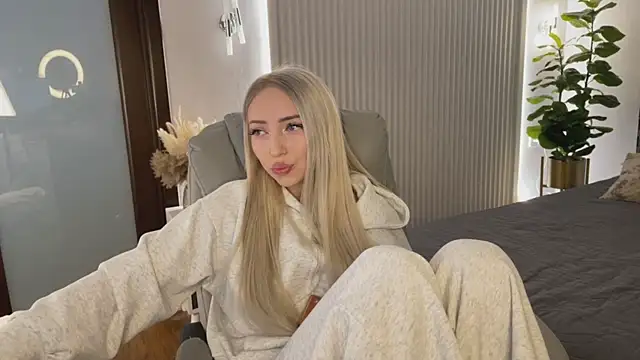 OhMyEmma online show from March 2026 01:21:02 AM