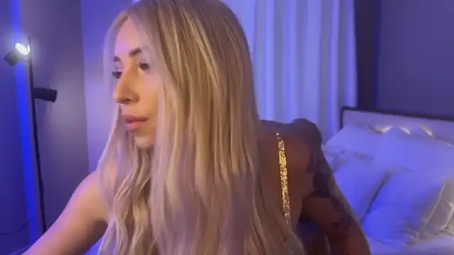 Snapshot of OhMyEmma chatting on September 2025 02:15:01 AM OhMyEmma online show from September 2025 02:15:01 AM