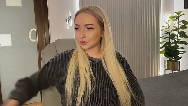 Snapshot of OhMyEmma chatting on November 2025 12:58:02 AM OhMyEmma online show from November 2025 12:58:02 AM