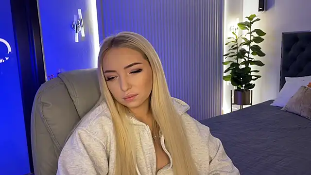 Snapshot of OhMyEmma chatting on November 2025 01:33:01 AM OhMyEmma online show from November 2025 01:33:01 AM