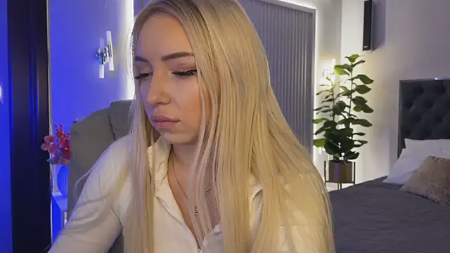 Snapshot of OhMyEmma chatting on November 2025 01:20:01 AM OhMyEmma online show from November 2025 01:20:01 AM