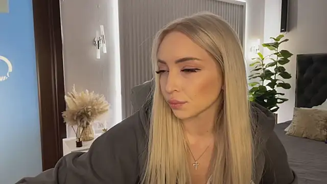 OhMyEmma online show from April 2026 01:09:02 AM