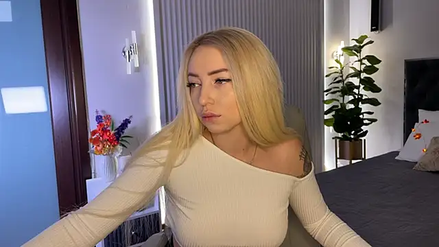 Snapshot of OhMyEmma chatting on October 2025 01:26:01 AM OhMyEmma online show from October 2025 01:26:01 AM