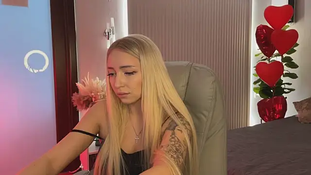 OhMyEmma online show from February 2026 03:28:01 AM