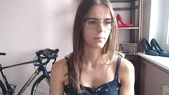 love megi online show from April 2026 06:50:02 AM