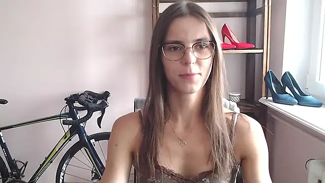 love megi online show from April 2026 01:28:01 PM