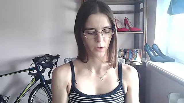 love megi online show from June 2026 01:33:02 PM