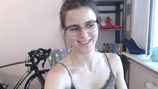 love megi online show from June 2026 06:36:01 PM