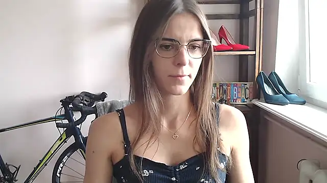 love megi online show from June 2026 01:22:01 PM
