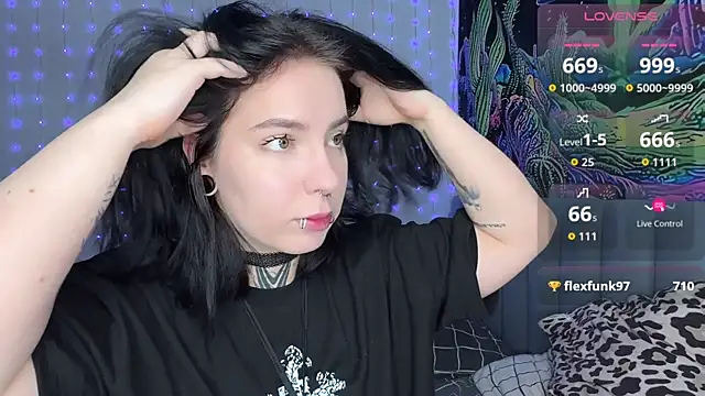 Snapshot of yourvodka chatting on November 2025 09:37:01 PM yourvodka online show from November 2025 09:37:01 PM