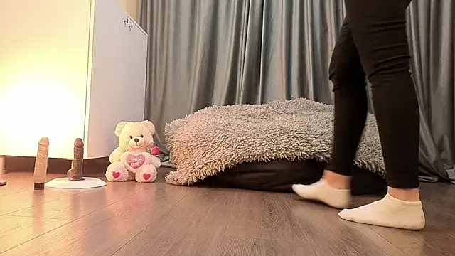 SunnyGlow online show from November 2025 05:55:03 AM