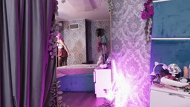 SunnyGlow online show from October 2025 04:21:02 AM