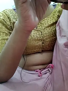 Snapshot of TeluguHarika20 chatting on March 2025 03:40:01 PM TeluguHarika20 online show from March 2025 03:40:01 PM