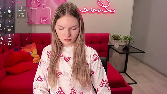 EvelineAmore online show from June 2026 01:55:01 AM