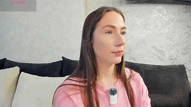 Kira mindnes online show from November 2025 06:35:02 AM