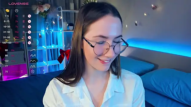 Kira mindnes online show from March 2025 11:02:01 PM