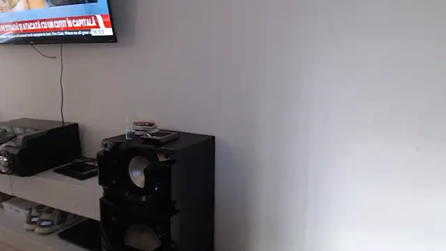 Snapshot of ElssaRush chatting on October 2025 01:04:02 PM ElssaRush online show from October 2025 01:04:02 PM