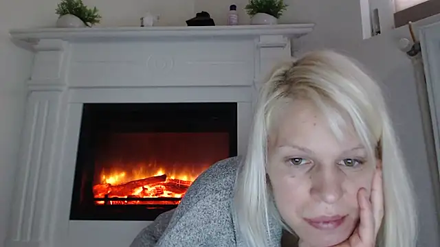 Snapshot of ElssaRush chatting on October 2025 04:58:01 AM ElssaRush online show from October 2025 04:58:01 AM