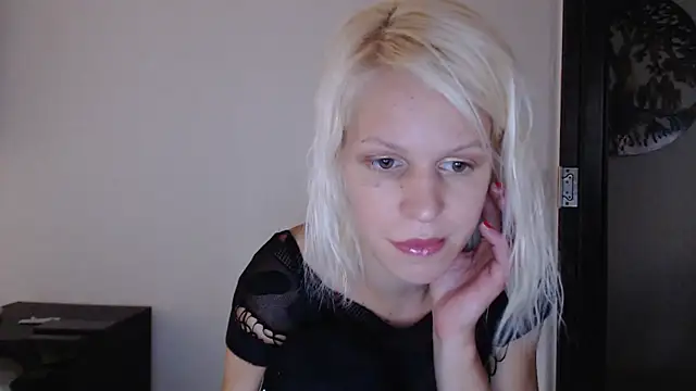 Snapshot of ElssaRush chatting on October 2025 01:45:01 PM ElssaRush online show from October 2025 01:45:01 PM