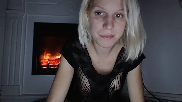 Snapshot of ElssaRush chatting on November 2025 06:24:02 PM ElssaRush online show from November 2025 06:24:02 PM