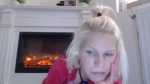 Snapshot of ElssaRush chatting on October 2025 10:50:02 AM ElssaRush online show from October 2025 10:50:02 AM