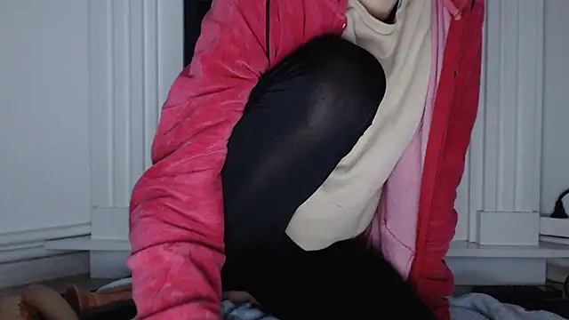 Snapshot of ElssaRush chatting on October 2025 04:04:02 AM ElssaRush online show from October 2025 04:04:02 AM