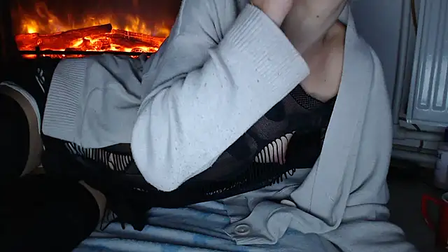 Snapshot of ElssaRush chatting on October 2025 11:16:01 PM ElssaRush online show from October 2025 11:16:01 PM