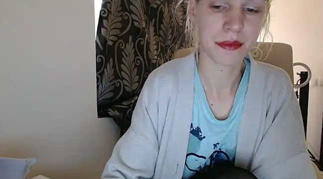 Snapshot of ElssaRush chatting on March 2025 09:49:01 AM ElssaRush online show from March 2025 09:49:01 AM