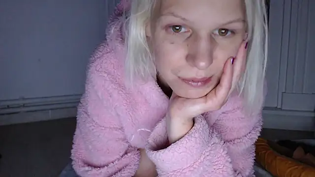 Snapshot of ElssaRush chatting on November 2025 05:01:01 AM ElssaRush online show from November 2025 05:01:01 AM