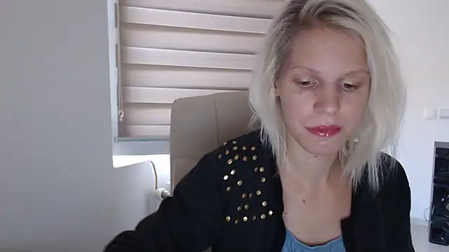 Snapshot of ElssaRush chatting on September 2025 05:47:02 AM ElssaRush online show from September 2025 05:47:02 AM