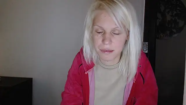 Snapshot of ElssaRush chatting on October 2025 06:06:01 AM ElssaRush online show from October 2025 06:06:01 AM