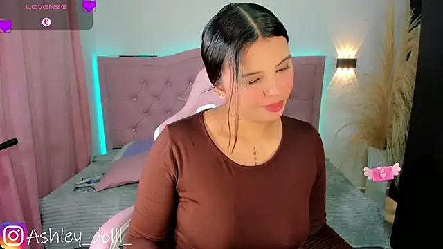 Ashley dolll online show from April 2026 10:02:02 PM