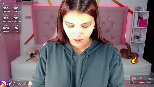 Snapshot of Ashley_dolll chatting on October 2025 09:04:02 PM Ashley dolll online show from October 2025 09:04:02 PM