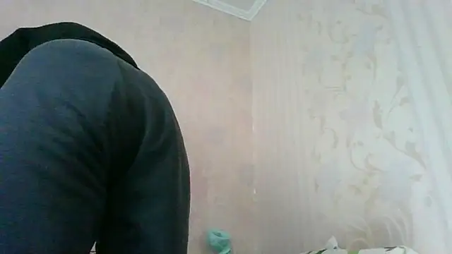AliseWats online show from October 2025 09:06:02 AM