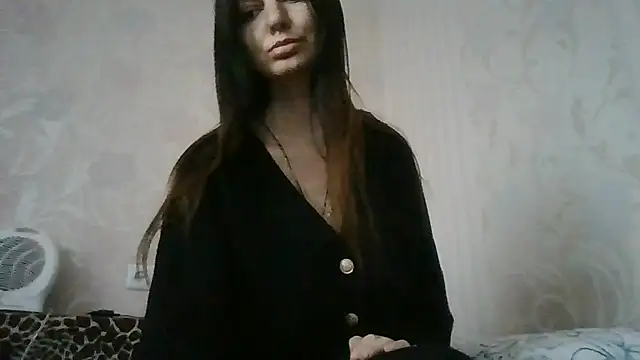 AliseWats online show from November 2025 12:21:02 PM