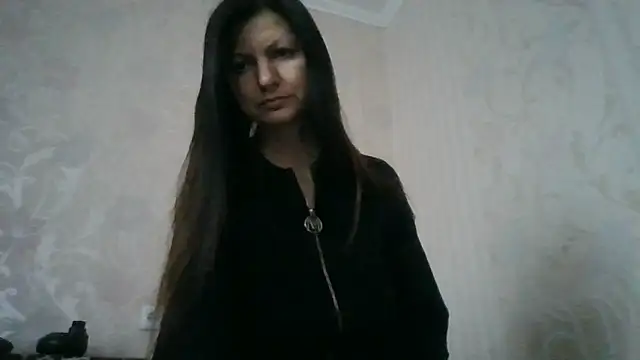 AliseWats online show from September 2025 02:12:02 PM