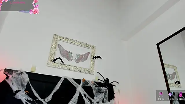 Snapshot of Lola_Blondie chatting on October 2025 12:17:02 PM Lola Blondie online show from October 2025 12:17:02 PM