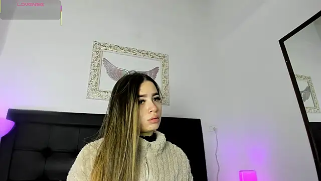 Snapshot of Lola_Blondie chatting on September 2025 11:52:01 AM Lola Blondie online show from September 2025 11:52:01 AM