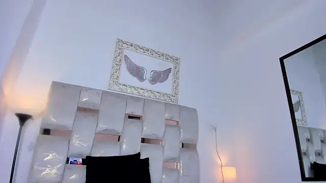 Lola Blondie online show from November 2025 12:19:02 PM