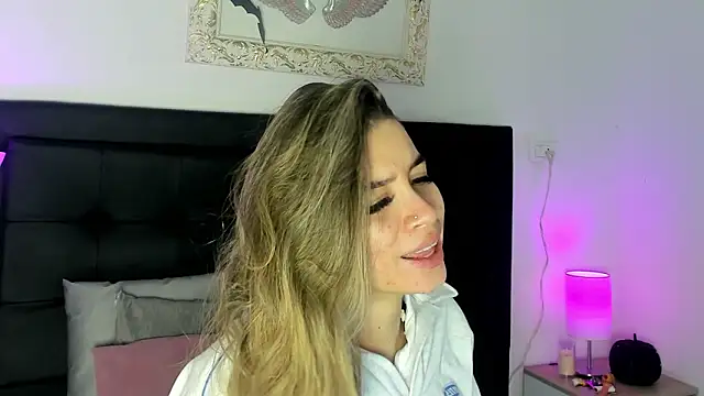 Lola Blondie online show from October 2025 12:26:02 PM